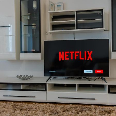 Cozy & Spacious 2Br Apartment With Netflix Бухарест Екстер'єр фото