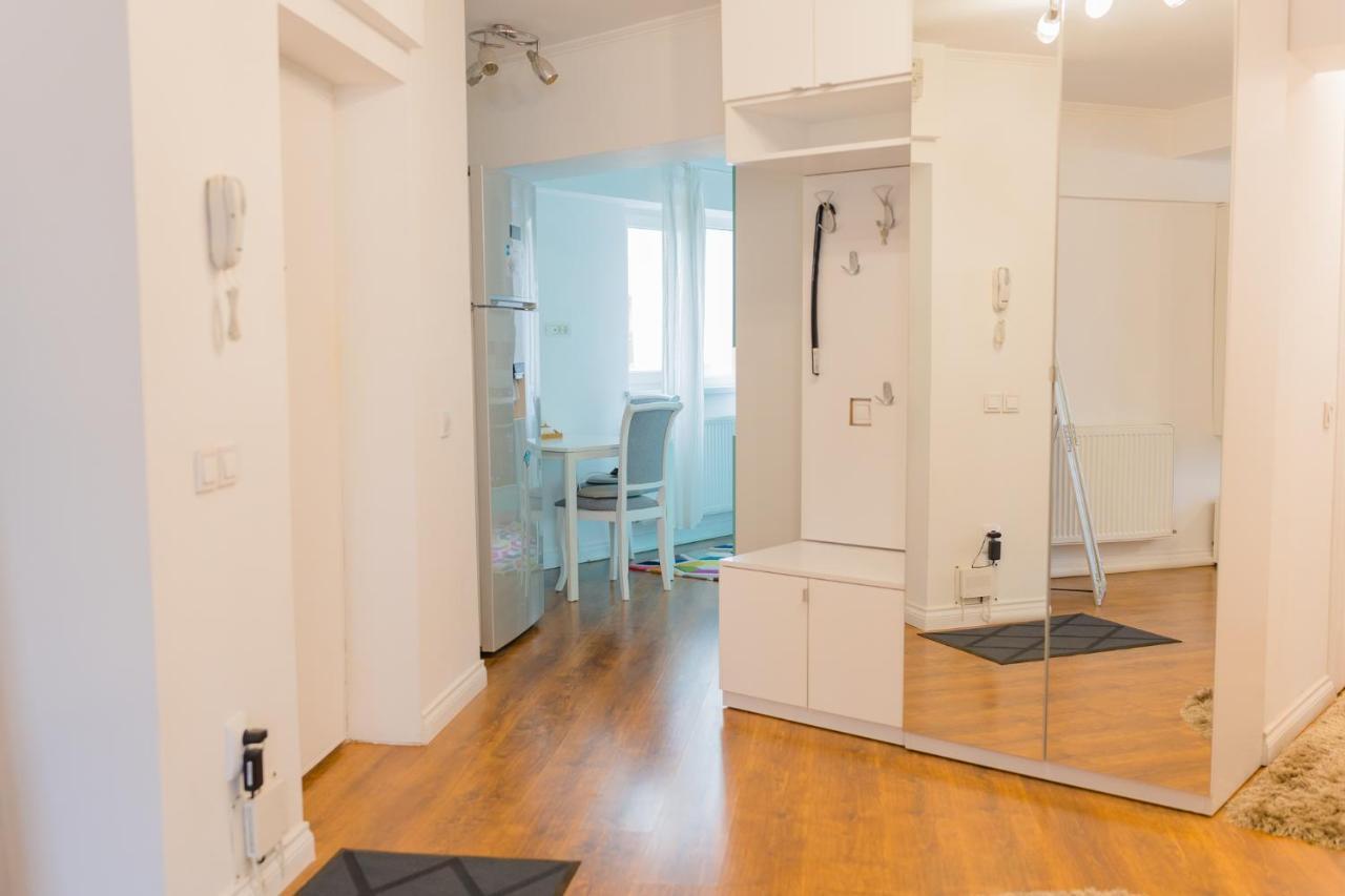 Cozy & Spacious 2Br Apartment With Netflix Бухарест Екстер'єр фото